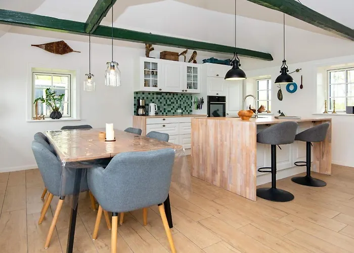 6 Person In Semesterbostad